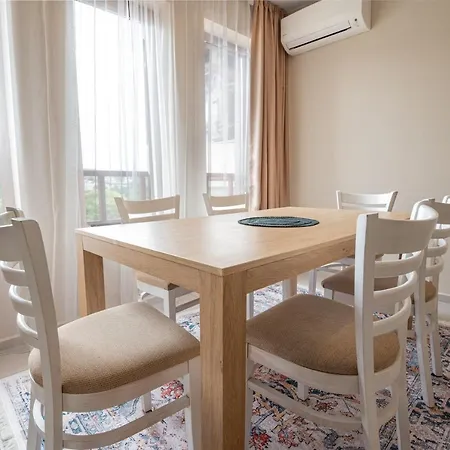 Appartement за гости влади в комплекс Garden Palace