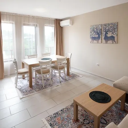 за гости влади в комплекс Garden Palace Appartement Balchik